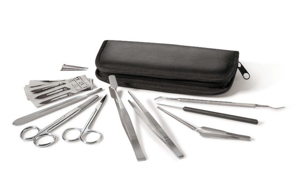 Dissecting instruments, 18 high grade steel instruments, in case, 1 unit(s)