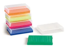 Suport PCR, PP, roz neon, cu capac, cu 96 orificii, aranjament 8 x 12
