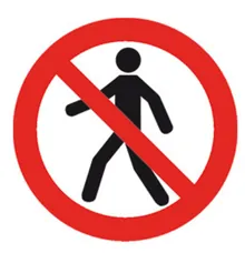 Semn de interdicție, autoadeziv, acces pietonal interzis, ISO 7010, 1 bucată(ți)
