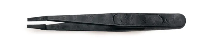 Pensetă din plastic, vârfuri plate, Delrin, negru, lățime 3,0 mm, L 11 cm, 3 bucăți — Carl Roth, cod C317.1