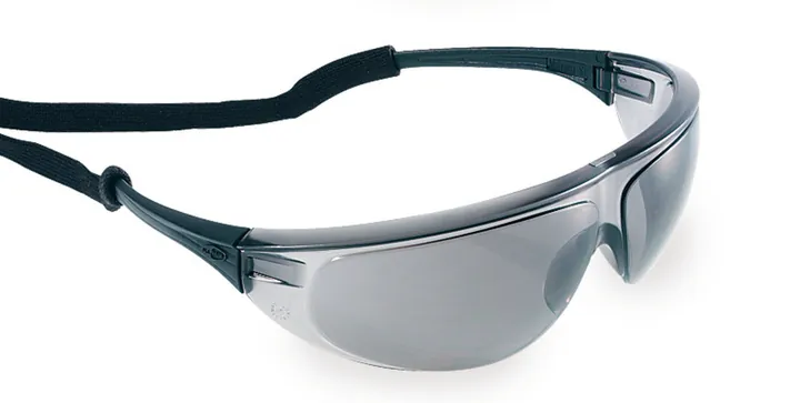 Ochelari de protecție UV millennia® sport, conform EN 166/170/172, ramă neagră, 1 bucată — Carl Roth, cod CA35.1