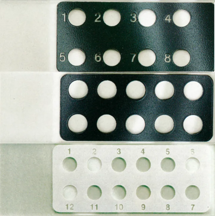 Lame de diagnostic, epoxid standard, sticlă extra-albă, negre, 10 camere — Carl Roth, cod L198.1