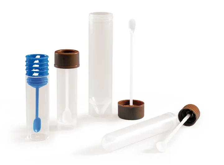 Tuburi pentru scaun cu capac cu filet, 30 ml, linguriță/margine de probă nesterile, 500 bucăți — Carl Roth, cod PT25.1