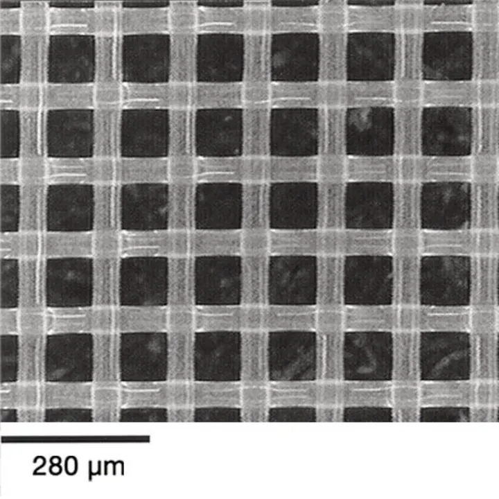 Filtru plasă nailon pe rolă, dimensiune pori 100 µm, L 30 x l 300 cm, 1 buc. — Carl Roth, cod XA96.1